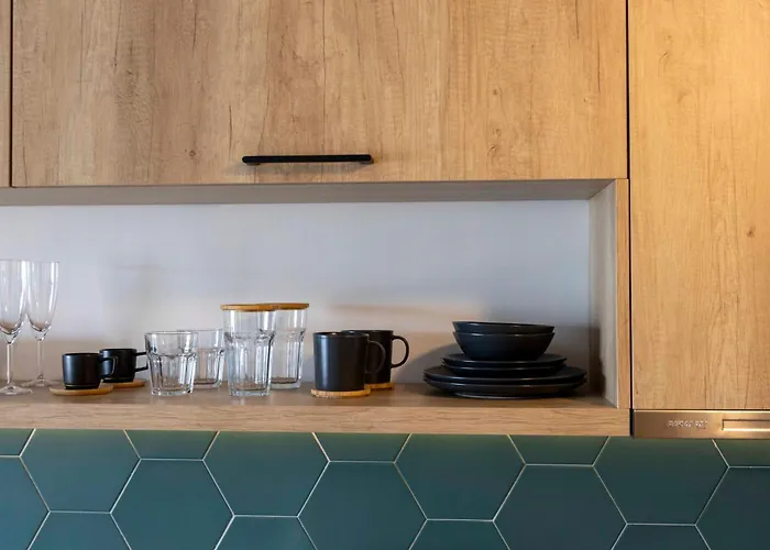 The Bee شقة نِكيانا